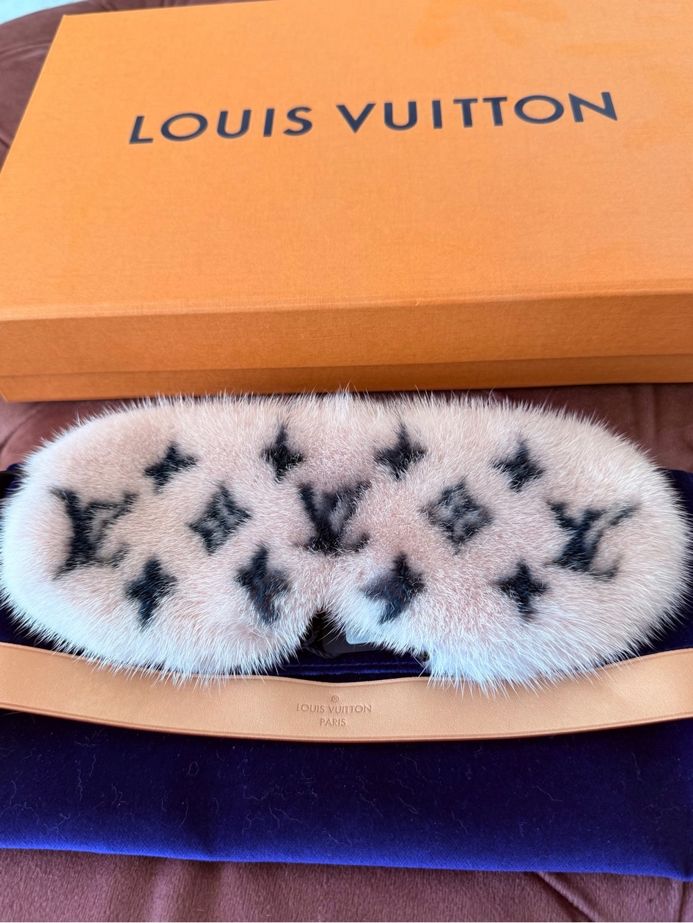 Louis Vuitton Natural Mink pink sleep mask 💗